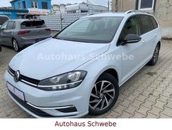 Weiß Gebraucht 2018 VW Golf VII Sound Kombi | 14.985 € (Fairer Preis)
