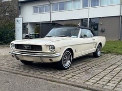 Weiß Gebraucht 1966 Ford Mustang Cabrio | 37.500 €
