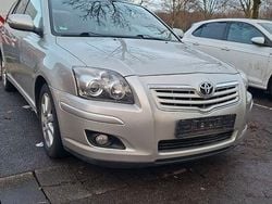 Silber Gebraucht 2006 Toyota Avensis Kombi | 2.199 € (Fairer Preis)