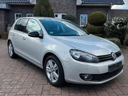 Grau Gebraucht 2012 VW Golf VI Kleinwagen | 8.500 € (Etwas zu teuer)