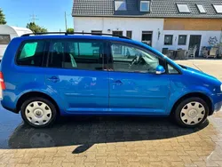 Blau Gebraucht 2004 VW Touran Trendline Van / Kleinbus | 2.800 € (Fairer Preis)
