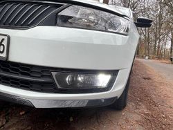 Weiß Gebraucht 2016 Skoda Rapid Monte Carlo Kombi | 13.500 € (Fairer Preis)