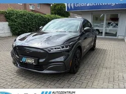 Grau Gebraucht 2024 Ford Mustang Mach-E Extended Range SUV | 38.977 € (Superpreis)