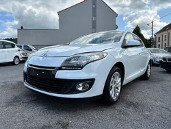 Weiß Gebraucht 2012 Renault Mégane III Expression Limousine | 3.890 € (Guter Preis)