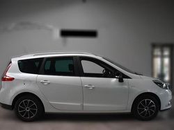 Weiß metallic Gebraucht 2015 Renault Scénic III LIMITED | 10.020 €