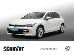 Pure white Gebraucht 2024 VW Golf VIII S Limousine | 21.998 € (Superpreis)
