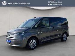 Grau Gebraucht 2023 VW Multivan Basis Kombi | 47.880 € (Guter Preis)