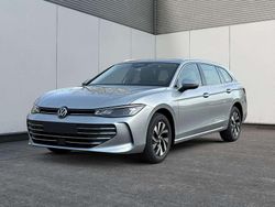 Silber Neu 2025 VW Passat Business Kombi | 43.590 € (Guter Preis)