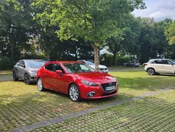 Rot Gebraucht 2013 Mazda 3 Center-Line Limousine | 6.800 € (Guter Preis)