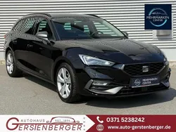 Mitternachtsschwarz Gebraucht 2024 Seat Leon FR Kombi | 30.990 € (Fairer Preis)