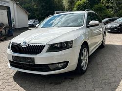 Weiß Gebraucht 2014 Skoda Octavia Kombi | 10.500 € (Fairer Preis)