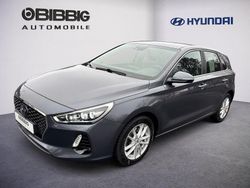 Grau Gebraucht 2018 Hyundai i30 Premium Limousine | 16.990 € (Teuer)