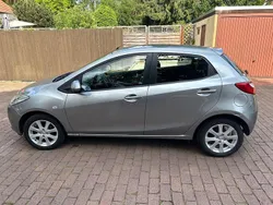 Silber Gebraucht 2009 Mazda 2 Independence Limousine | 2.800 € (Guter Preis)