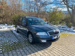 Grau Gebraucht 2007 Skoda Octavia Kombi | 850 € (Superpreis)