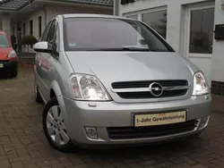 Silber Gebraucht 2005 Opel Meriva Cosmo Van / Kleinbus | 3.998 € (Etwas zu teuer)