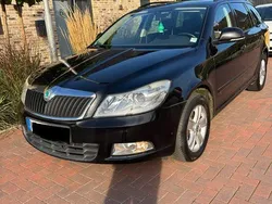 Schwarz Gebraucht 2010 Skoda Octavia Ambiente Kombi | 5.700 € (Fairer Preis)