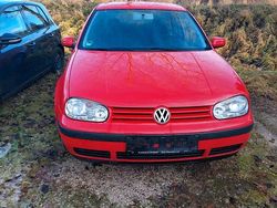 Rot Gebraucht 1999 VW Golf IV Kleinwagen | 2.499 € (Etwas zu teuer)