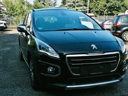 Schwarz Gebraucht 2015 Peugeot 3008 Style Van / Kleinbus | 8.990 € (Teuer)