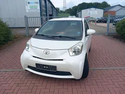 Weiß Gebraucht 2011 Toyota iQ Kleinwagen | 3.990 € (Fairer Preis)