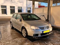 Grau Gebraucht 2005 VW Golf V Kleinwagen | 2.550 € (Fairer Preis)