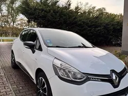 Weiß Gebraucht 2016 Renault Clio IV LIMITED Kleinwagen | 5.800 € (Guter Preis)