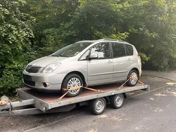 Grau Gebraucht 2002 Toyota Corolla Verso Van / Kleinbus | 1.999 € (Guter Preis)