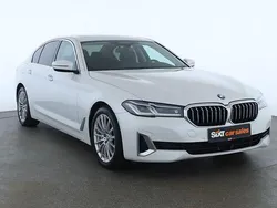 Weiß Gebraucht 2023 BMW 530 Luxury Line Limousine | 37.440 € (Superpreis)