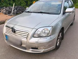 Silber Gebraucht 2005 Toyota Avensis Kombi | 1.350 € (Etwas zu teuer)