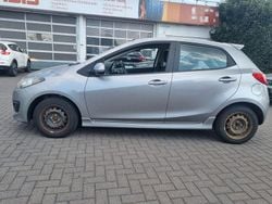 Grau Gebraucht 2010 Mazda 2 Dynamic Limousine | 2.700 € (Guter Preis)