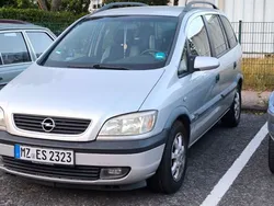 Silber Gebraucht 2001 Opel Zafira Comfort Van / Kleinbus | 1.700 € (Fairer Preis)