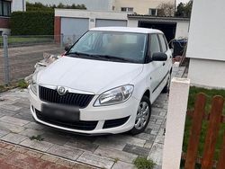 Weiß Gebraucht 2011 Skoda Fabia Kleinwagen | 2.999 € (Guter Preis)