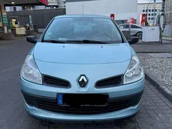Blau Gebraucht 2008 Renault Clio II Authentique Limousine | 3.100 € (Etwas zu teuer)