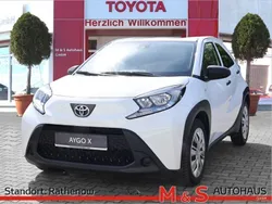 Weiß Gebraucht 2022 Toyota Aygo Basis Kleinwagen | 12.990 € (Fairer Preis)