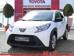 Weiß Gebraucht 2022 Toyota Aygo X Basis SUV | 12.990 € (Fairer Preis)
