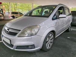 Silber Gebraucht 2006 Opel Zafira Van / Kleinbus | 1.800 € (Fairer Preis)