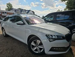 Weiß Gebraucht 2017 Skoda Superb Style Kombi | 13.200 € (Fairer Preis)