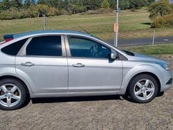 Grau Gebraucht 2008 Ford Focus Style Limousine | 3.900 € (Etwas zu teuer)