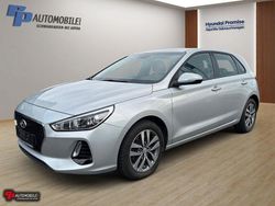 Silber Gebraucht 2018 Hyundai i30 Trend Limousine | 13.990 € (Etwas zu teuer)