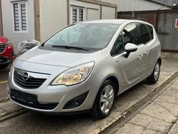 Silber Gebraucht 2011 Opel Meriva Design Edition Van / Kleinbus | 4.990 € (Fairer Preis)