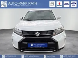 Weiß Gebraucht 2022 Suzuki Vitara Comfort SUV | 25.480 € (Etwas zu teuer)