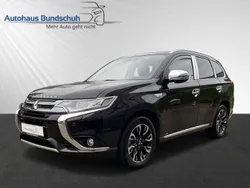 Schwarz metallic Gebraucht 2015 Mitsubishi Outlander P-HEV Top SUV | 19.990 € (Fairer Preis)