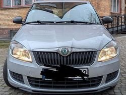 Grau Gebraucht 2011 Skoda Fabia Ambiente Limousine | 2.200 € (Superpreis)