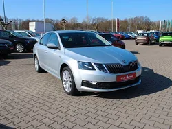 Silber Gebraucht 2018 Skoda Octavia Clever Limousine | 17.930 € (Fairer Preis)