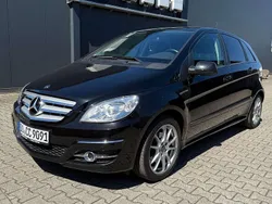 Kosmosschwarz metalliclack Gebraucht 2009 Mercedes B200 Van / Kleinbus | 5.900 € (Fairer Preis)