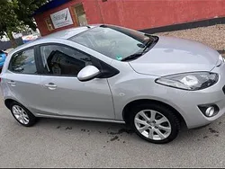 Silber Gebraucht 2011 Mazda 2 Kleinwagen | 3.000 € (Superpreis)