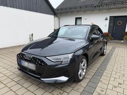 Grau Gebraucht 2024 Audi A3 Sportback Advanced Kombi | 32.900 € (Fairer Preis)