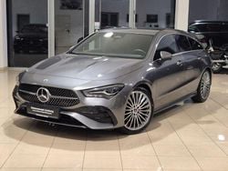 Grau Gebraucht 2024 Mercedes CLA200 AMG line Limousine | 33.998 € (Guter Preis)