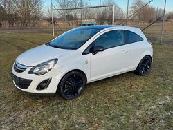 Weiß Gebraucht 2012 Opel Corsa Color Edition Kleinwagen | 4.200 € (Etwas zu teuer)