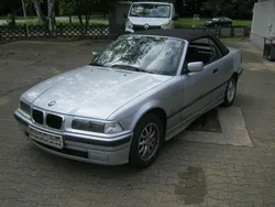 Silber Gebraucht 1997 BMW 318 Cabriolet Cabrio | 2.900 €