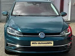 Pfauengrün metallic Gebraucht 2017 VW Golf VII Highline Kombi | 11.490 € (Guter Preis)
